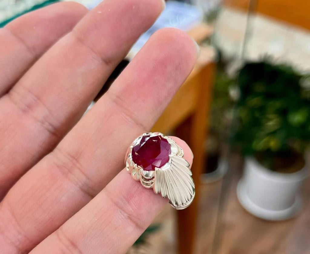 Men’s Bold Ruby Gemstone Ring – Elegant Silver Band